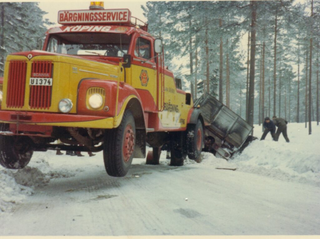 Tung bärgning med Scania 110